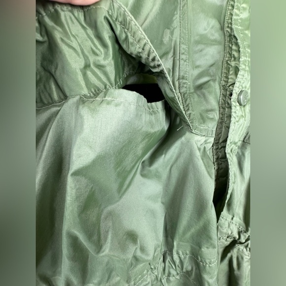 Helly Hansen Green Packable Anorak Style Nylon Windbreaker, Size Large - Picture 6 of 15